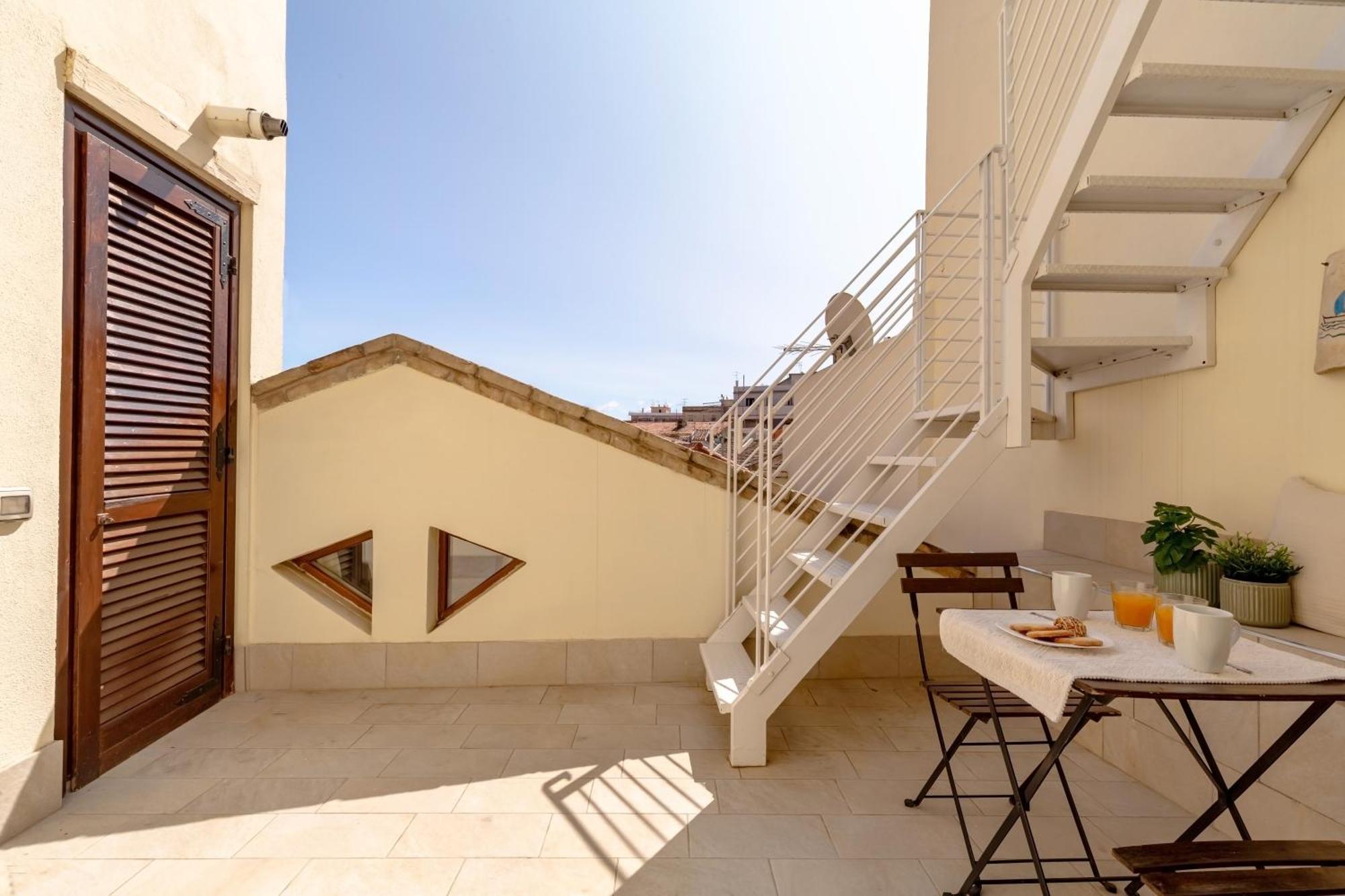 Domus De Silva - Appartamento In Centro Storico A Cagliari Ngoại thất bức ảnh