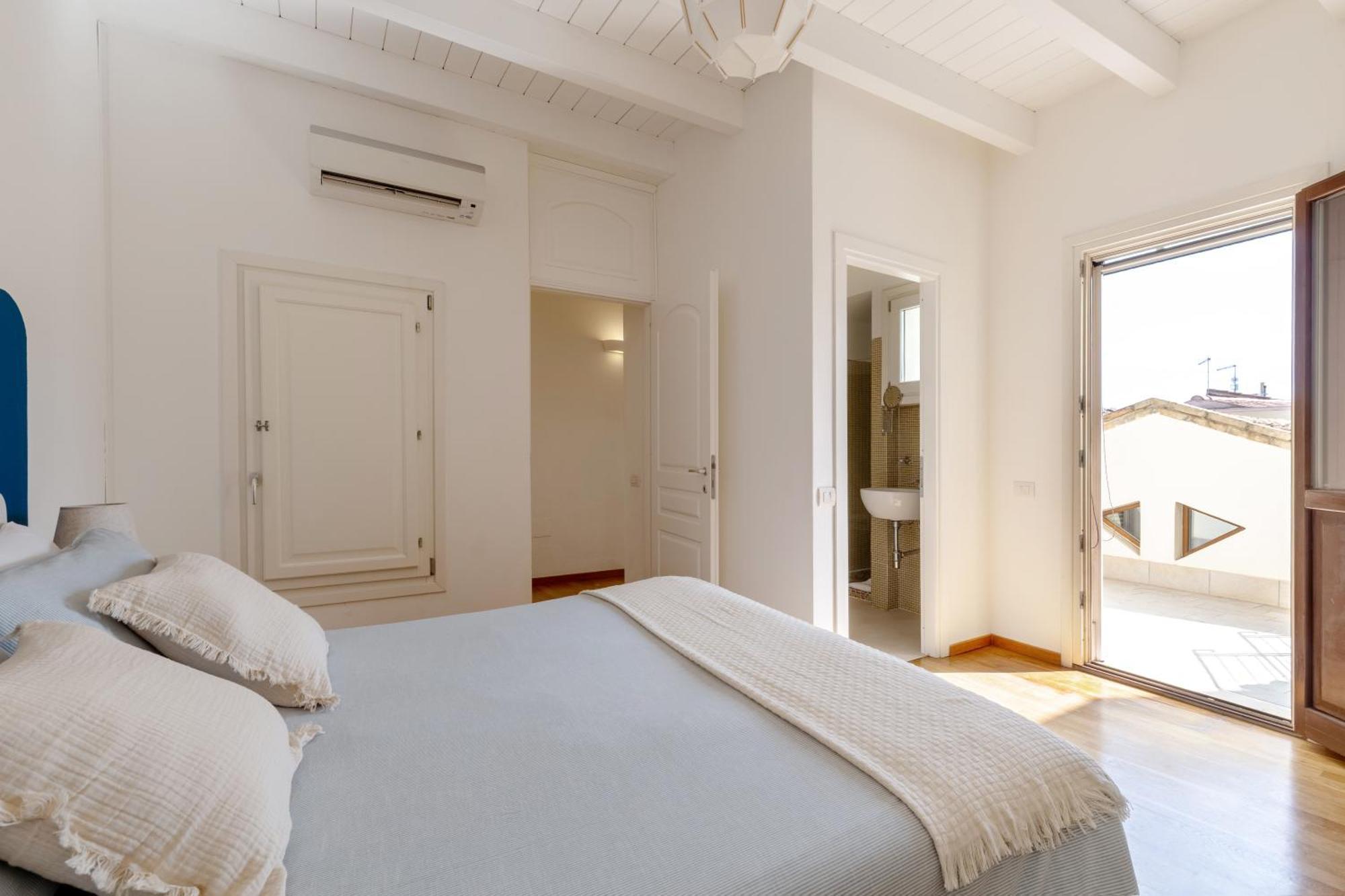 Domus De Silva - Appartamento In Centro Storico A Cagliari Ngoại thất bức ảnh